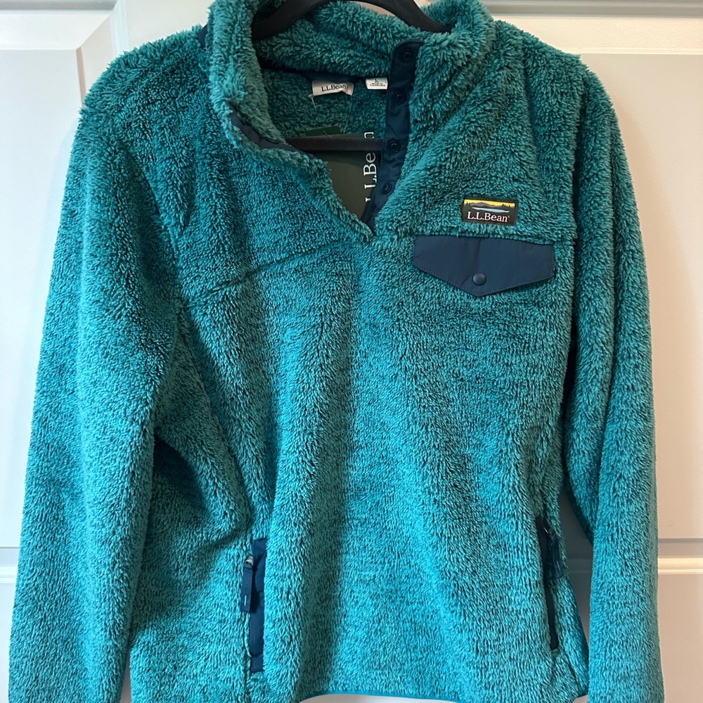 LL Bean Fleece new with tags. Size L